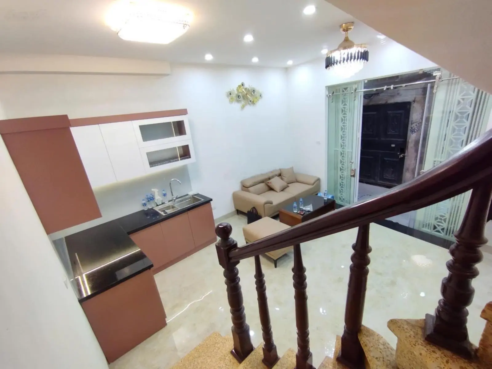 SiÊU PHẨM -Bán nhà tại Minh Khai - ô Tô đỗ cửa - 5,65 tỷ x 5,4m mặt tiền Đỉnh - Kinh Doanh DT30m
