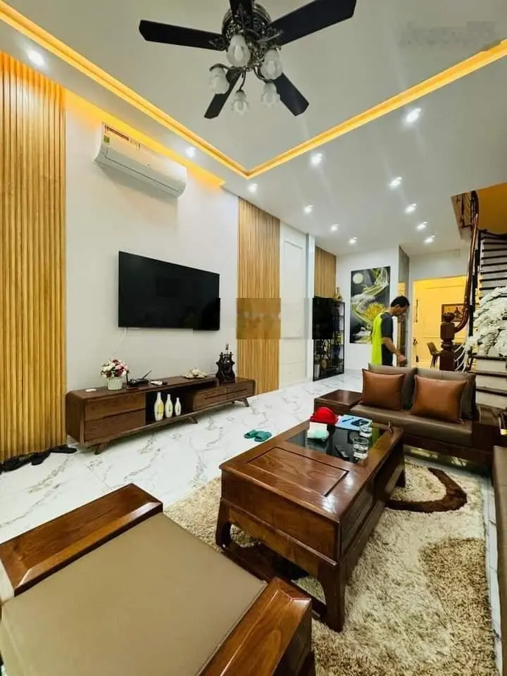 Bán nhà đường Tầm Vu, Phường 26, Bình Thạnh. Giá 3Tỷ450, Dt 65m2, Sổ hồng riêng, hẻm xe hơi 5m