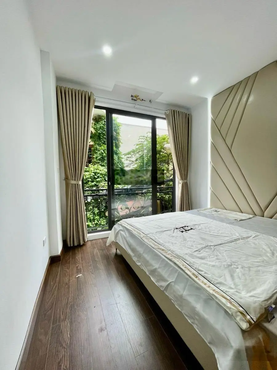 Bán nhà phố Cầu Giấy: Lô góc, ôtô, kinh doanh, gần phố, nhà mới. 42m2 x 4 tầng x MT 4m. Giá 7.8 tỷ