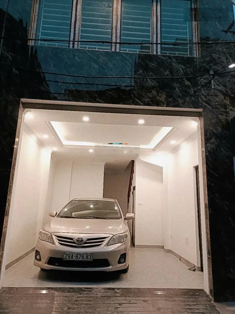 Bán nhà 6 tầng 42m lô góc, thang máy, ô tô vao nhà,o tô tránh, cạnh TĐC Giang Biên. Nhỉnh 7 tỷ