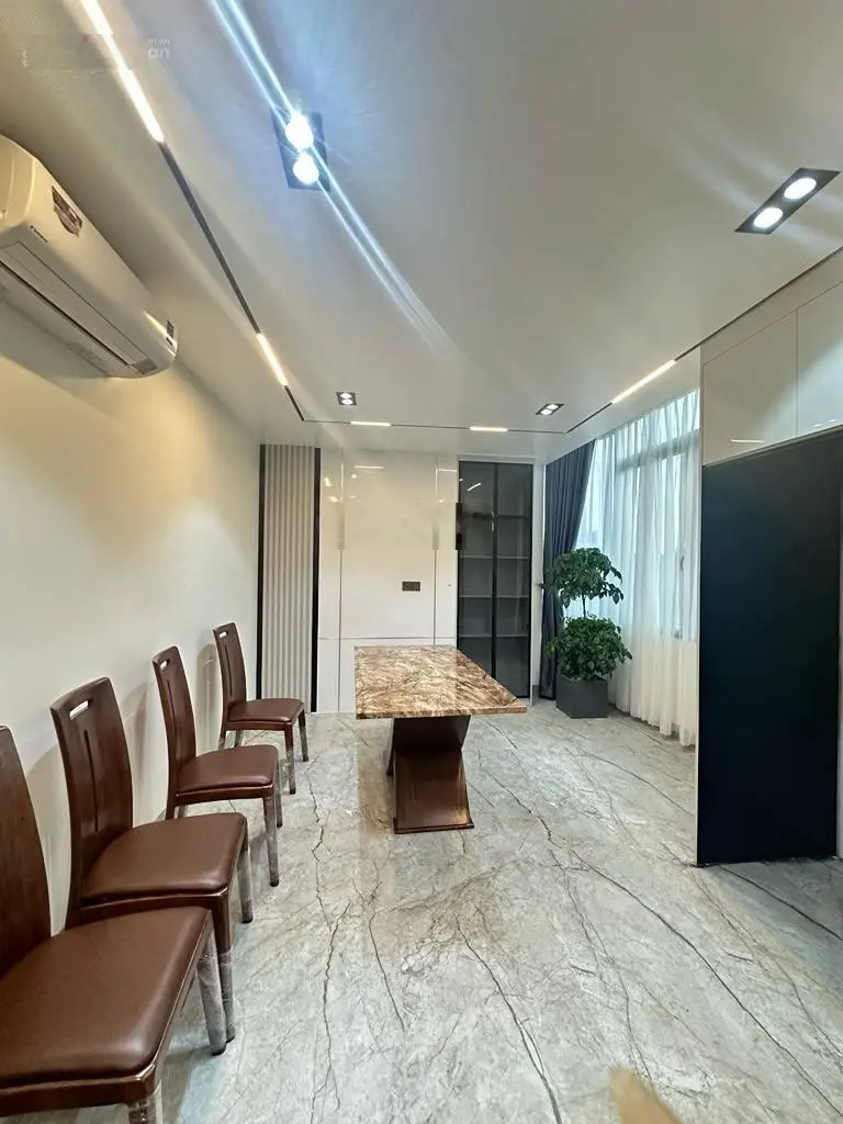 Bán nhà ngọc lâm 8 tầng ngõ rộng 10m, thang máy, nội thất cao cấp 10.9 tỷ
