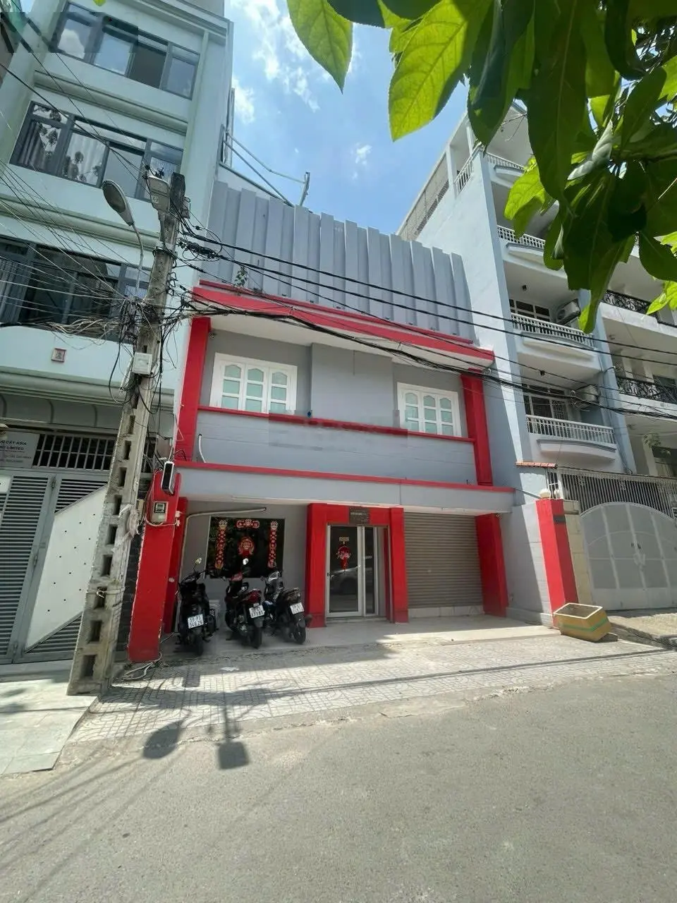 Bán nhà mặt tiền Cư Xá Nguyễn Trung Trực, DT m: 6,2x18m, CN108m2, Giá 17tỷ