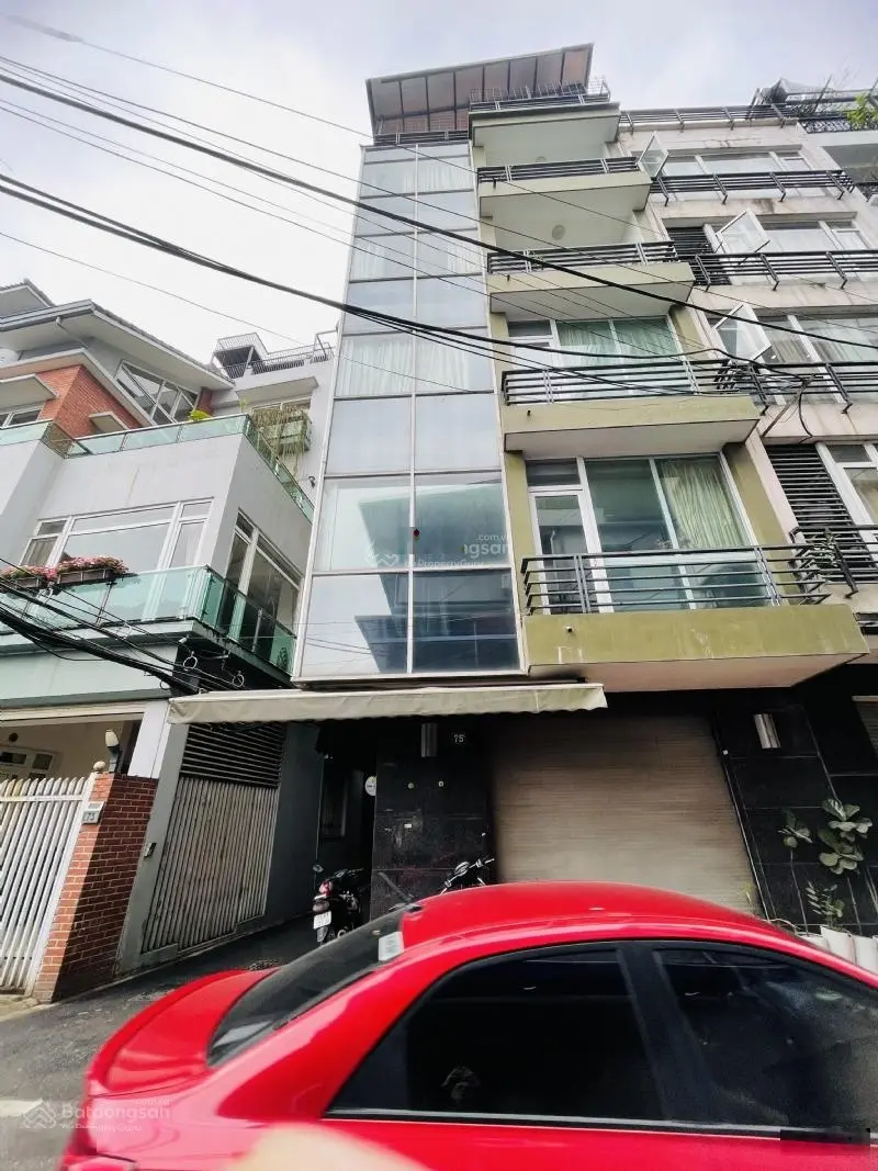 Bán căn nhà sát mép Hồ Tây, mặt phố Quảng An cạnh Phủ Tây Hồ 6 tầng, xe hơi đỗ nhà