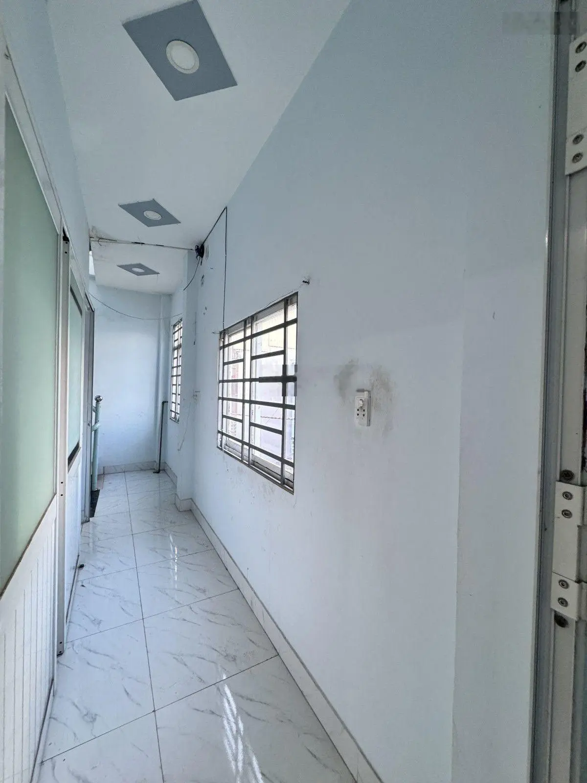 Bán nhà nhanh DT 48m2 - HBC đường xe hơi đỗ cửa - thông thoáng chỉ 3tỷ - xem ngay chốt liền tay
