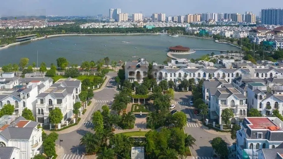 Tôi cần bán căn song lập Tulip 168 m2 hướng Đông namfull đồ hiển đại bên hồ Harmony, 0963 892 ***