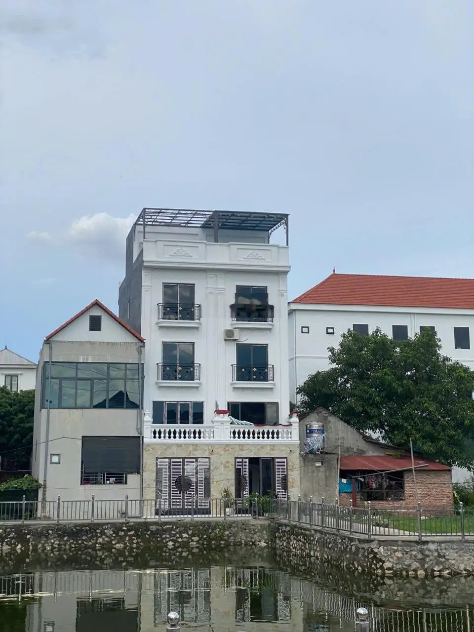 CC bán căn 4 tầng, ô tô qua cửa, gần UBND, trung tâm xã chỉ 3,4 tỷ tại Phụng Châu Chương Mỹ