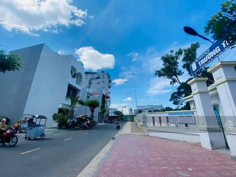 Bán đất diện tích 115m2 tại Đoàn Nguyễn Tuấn, Xã Tân Quý Tây. Xung quanh đầy đủ tiện ích