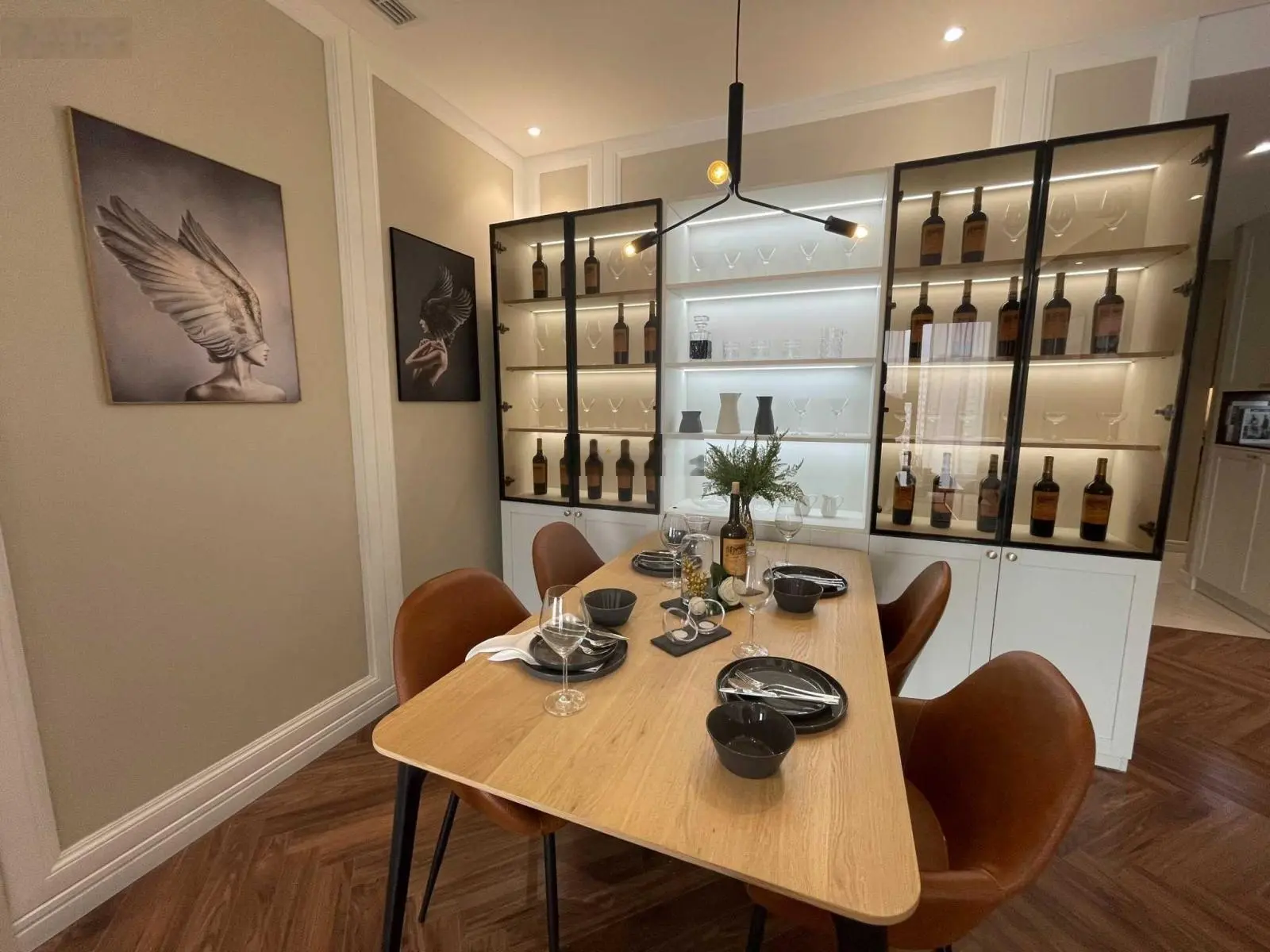 Chính chủ bán CH Tại King Place 114m3 3 ngủ, bc đông nam tầng đẹp,view thoáng giá tốt.LH:0987 362 ***