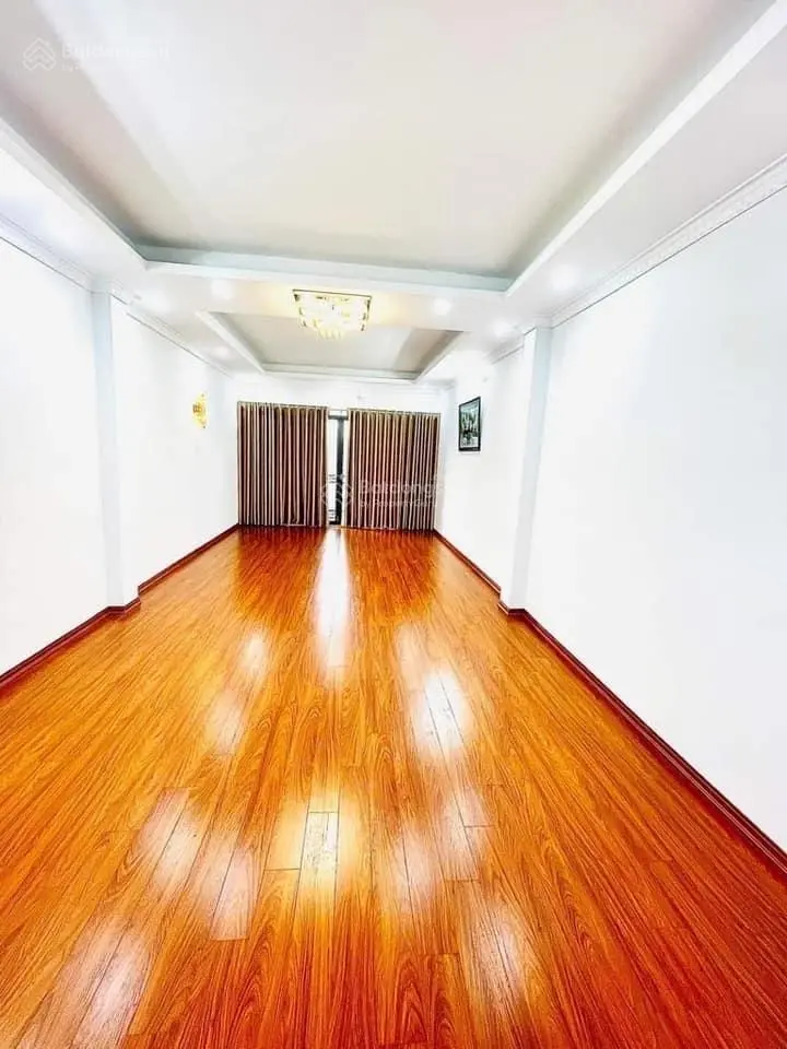30tỷ phố Trần Nhân Tông nhà mới 38m2 6 tầng mặt tiền 5,2m. Thông sàn, thang máy sịn vị trí đẹp nhất