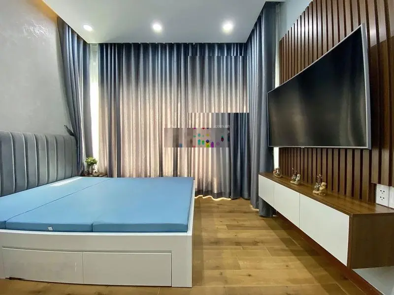 Kẹt vốn kinh doanh bán gấp căn hộ Sky Center gần sân bay 2 phòng ngủ