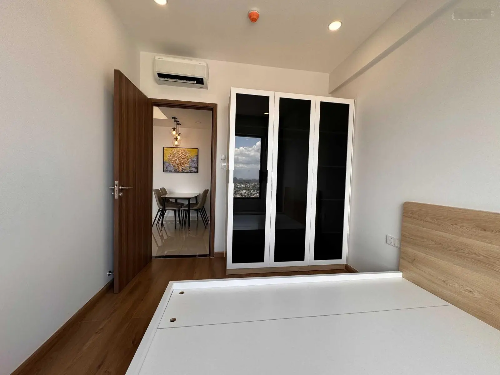 Bán 1 Căn 1 PN tầng cao ở The Rivana rộng 51m2 giá 1,88 tỷ( thương lượng).Cọc 800 tr nhận nhà.