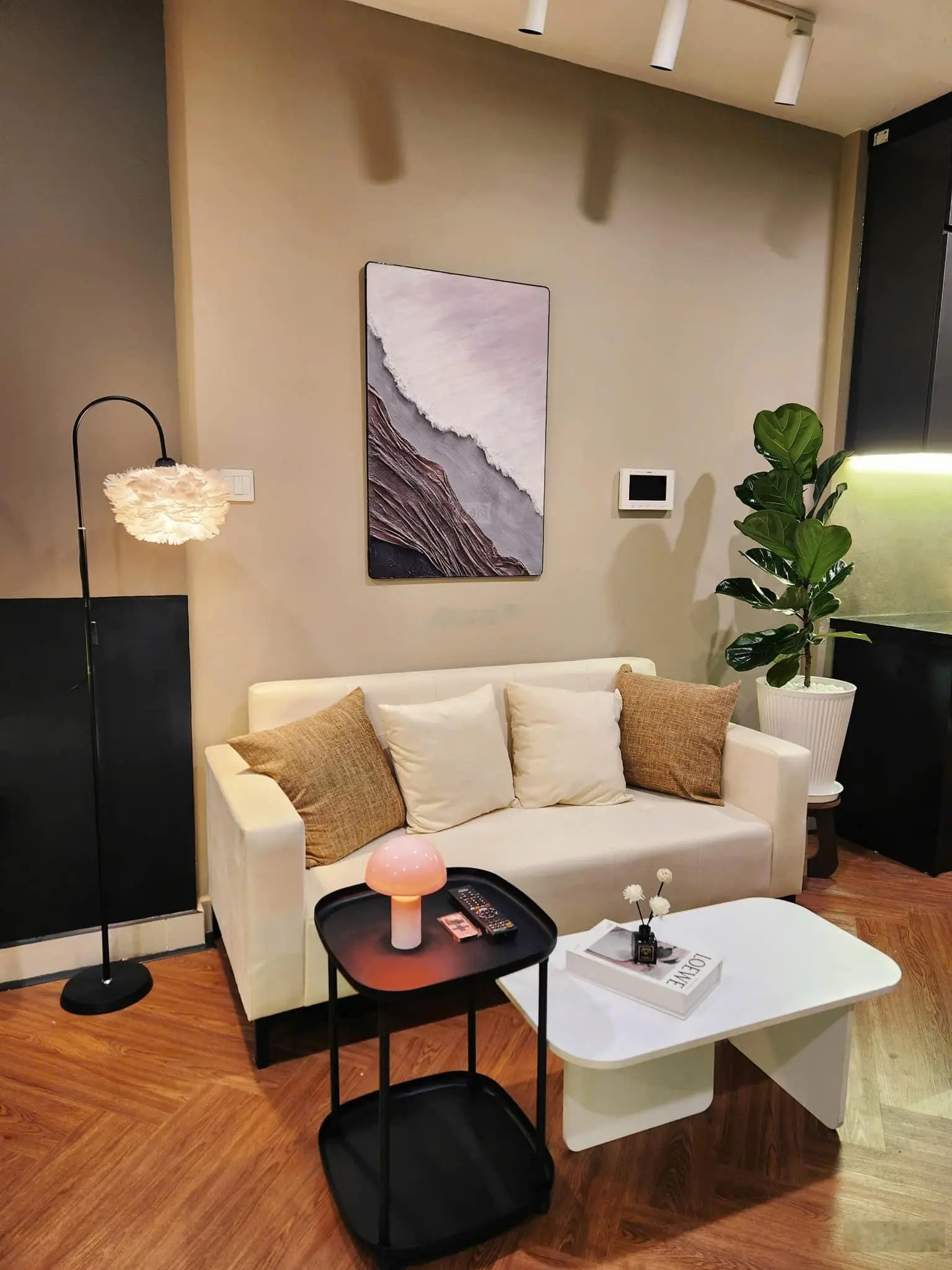 Chủ nhà gửi bán nhanh căn studio 31m2 full đồ chỉ 1,6 tỷ tại Vinhomes Ocean Park Gia Lâm