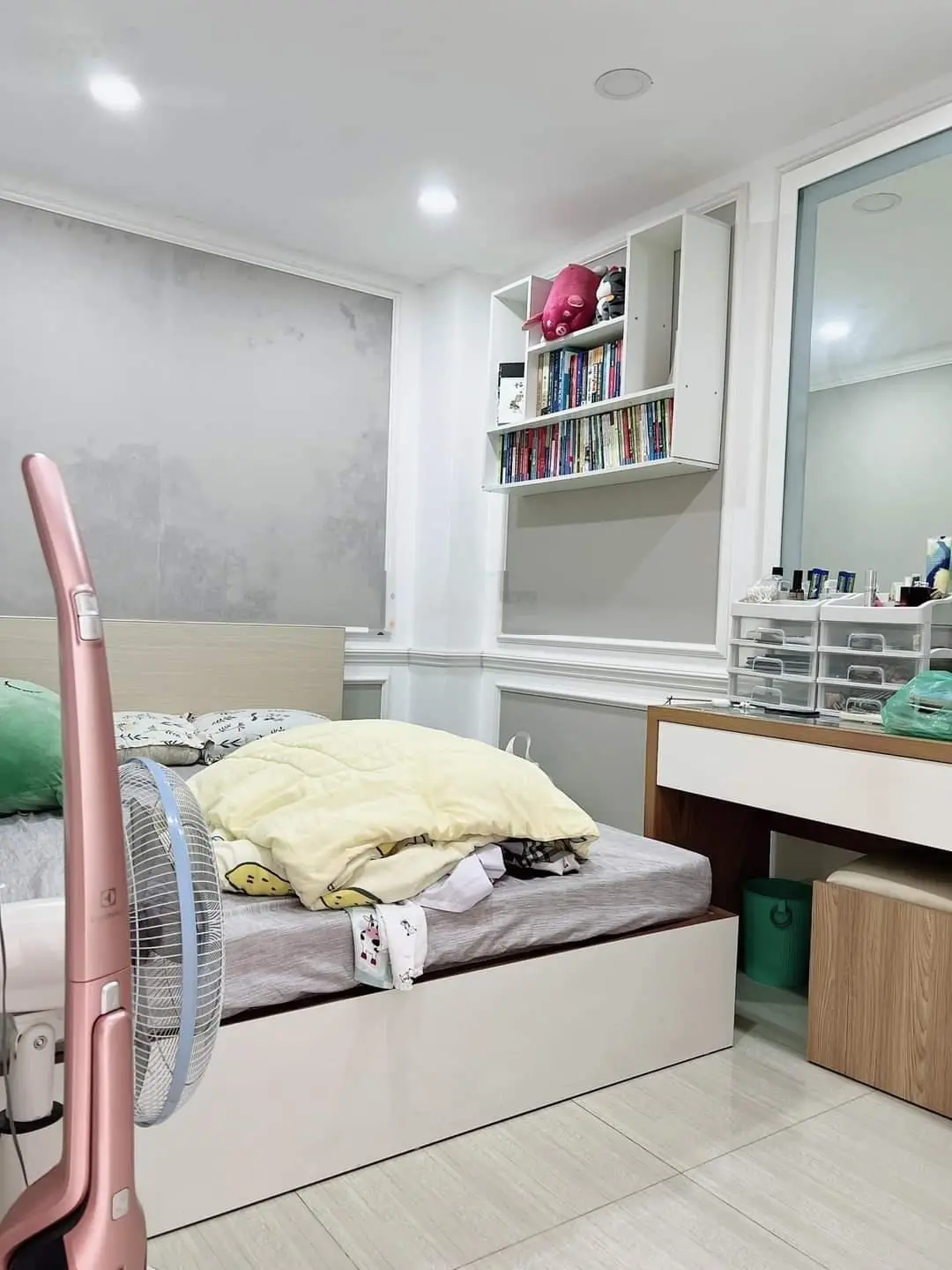 Bán nhà 4 tầng. lê quốc hưng .nguyễn trường tộ. quận 4. dt 84m2 - 4m x 21m. nhỉnh 18 tỷ. hxh vip