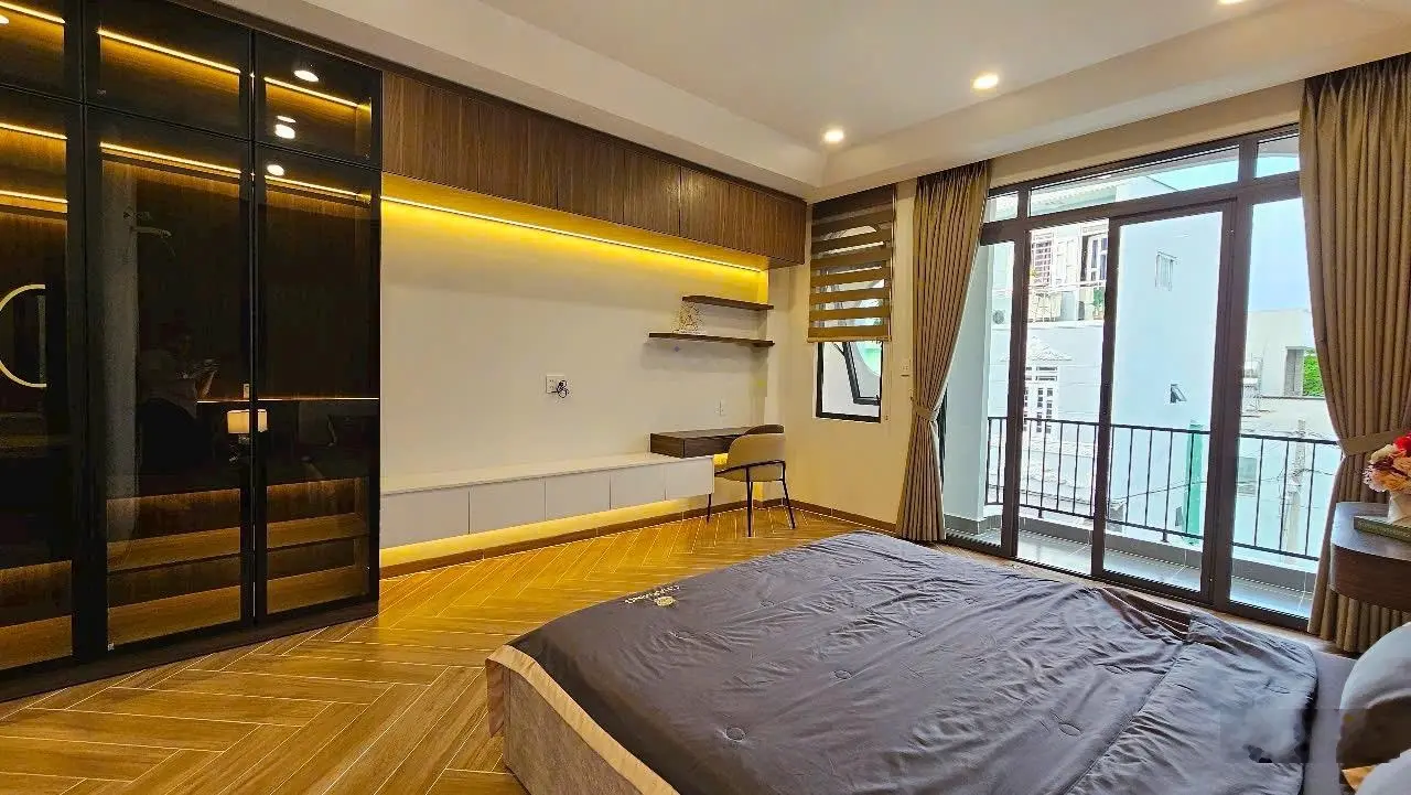 Bán nhà mới-hiện đại-sân vườn-thoáng mát-đặng nhữ lâm-nhà bè