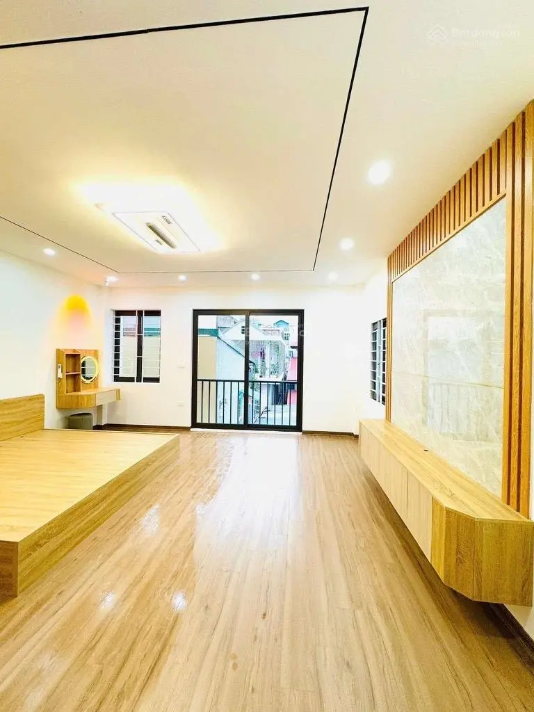 Bán nhà đẹp thang máy nguyễn văn cừ long biên hà nội 50m2
