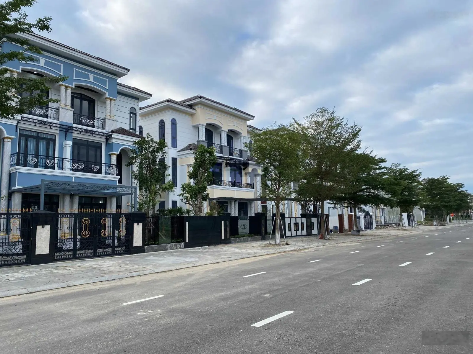 Bán đất kDT Golden Hills City , trục thông gần trường học , gần kênh sinh thái , 125m2 , 2 tỷ 050