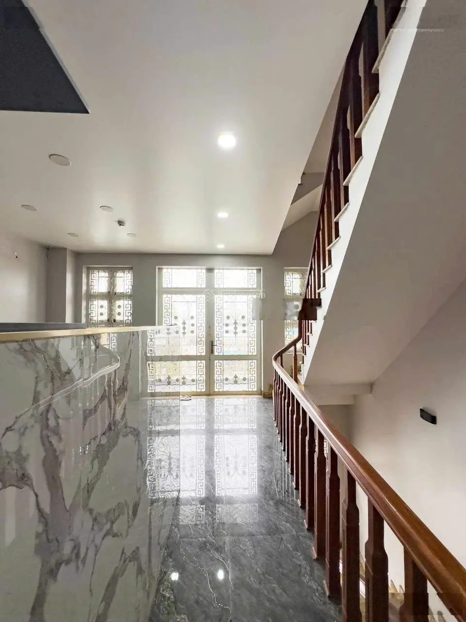 Nhà Mặt Tiền Nguyễn Văn Đậu - Ngang 7m - 7 Tầng Thang Máy Chạy Vi Vu.
