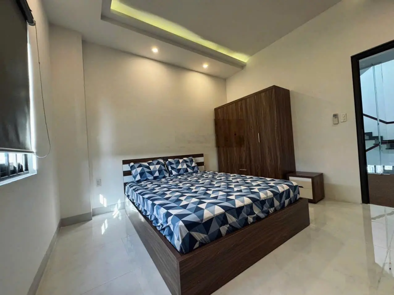 Nhà đẹp 3 tầng full nội thất - Hói Kiểng 10 cạnh Nguyễn Phước Lan chỉ 5, x tỷ