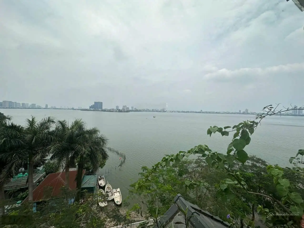 Mặt phố Trích Sài - lô góc 3 mặt thoáng 5 tầng thang máy view trọn Hồ Tây 64 tỷ 64m2 MT 6m