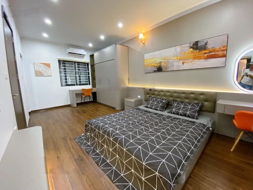 Nhà cự lộc đẹp mới lung linh - thoáng sáng - sát phố, sát hồ, bãi gửi ô tô - full nội thất tặng lại