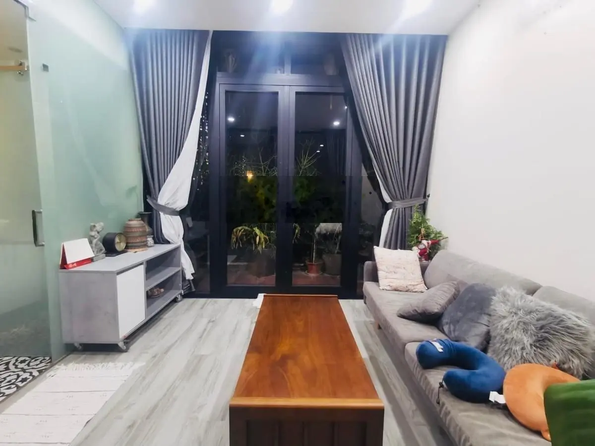 Bán nhà Nguyễn Chí Thanh Đống Đa, ô tô sát cửa nhà, dân trí cao, ngõ thông 60m2/5T/5m MT 13,5 tỷ