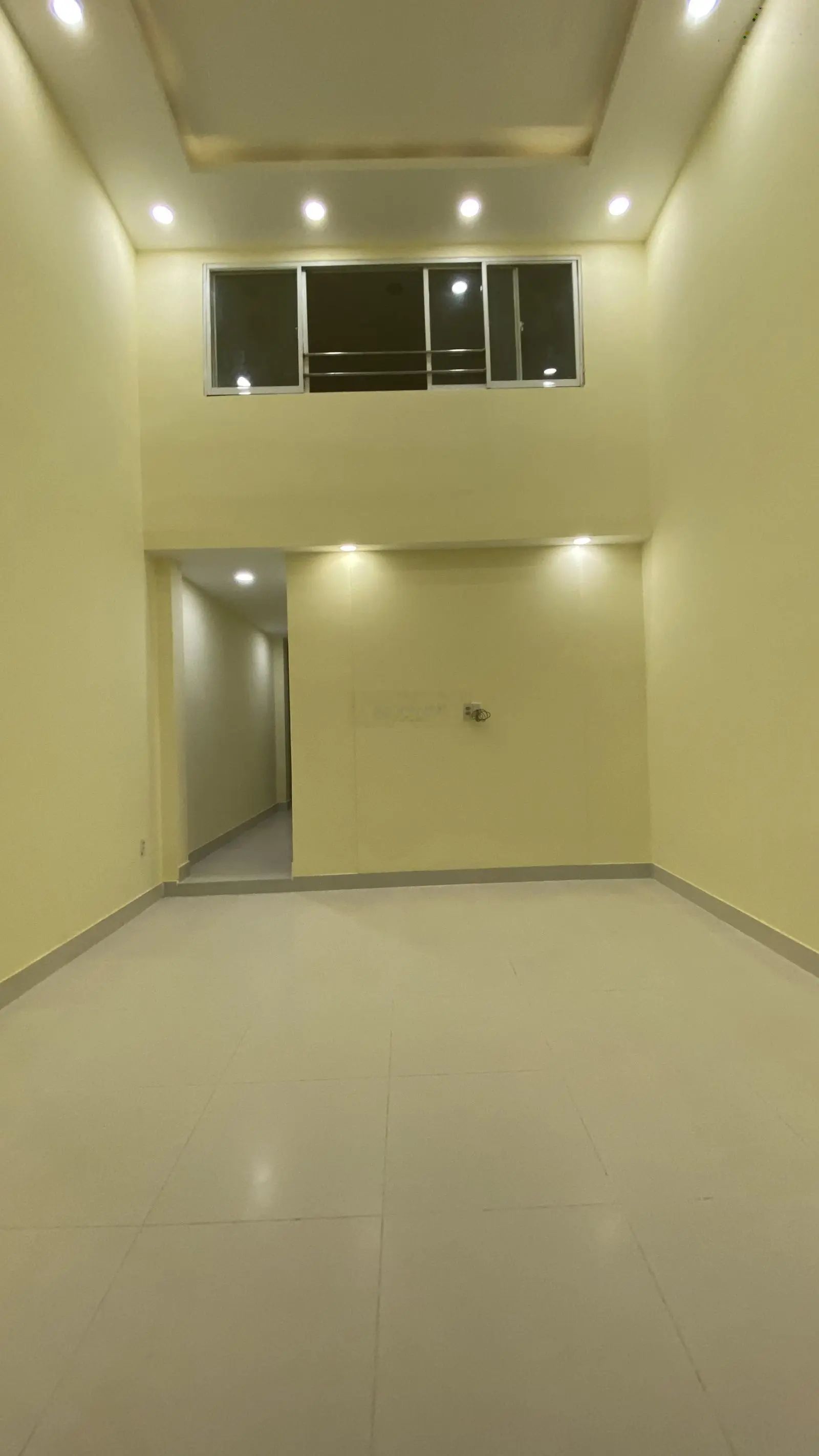 Nhà lầu hẻm ô tô sát mặt tiền đường 24 linh đông. Gần đường 22 đường Ụ Ghe. Gần vành đai 2. Sổ hồng
