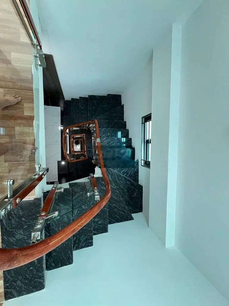 Bán nhà ngọc trục-45m2 lô góc -5 tầng- ô tô đỗ cửa-tiện ích bạt ngàn-