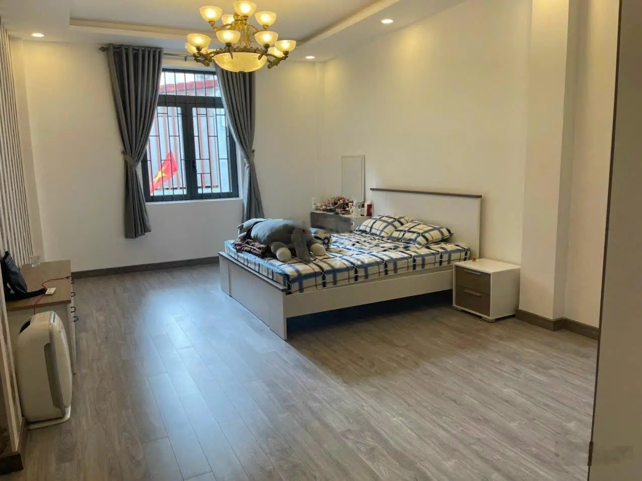 Xuất cảnh bán rẻ nhà 2 mặt tiền hẻm xe hơi Tô Hiến Thành, phường 15, Quận 10