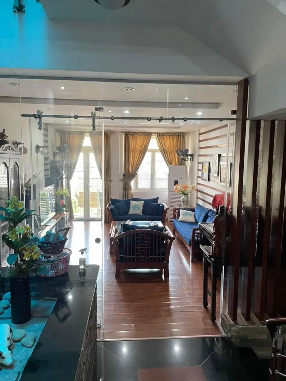 Khu sân bay 4,5 x 20m 1 hầm 5 tầng - ô chờ thang máy (không lộ giới)