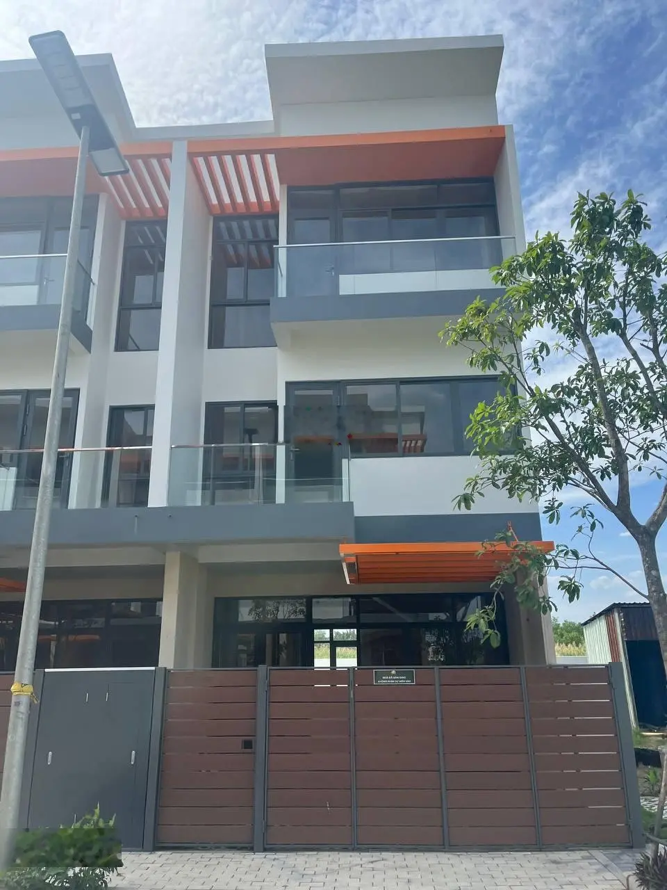 3.6 tỷ nhà phố Elite Life, 80m2, 3 tầng, đường 12m - LH: 0961706960