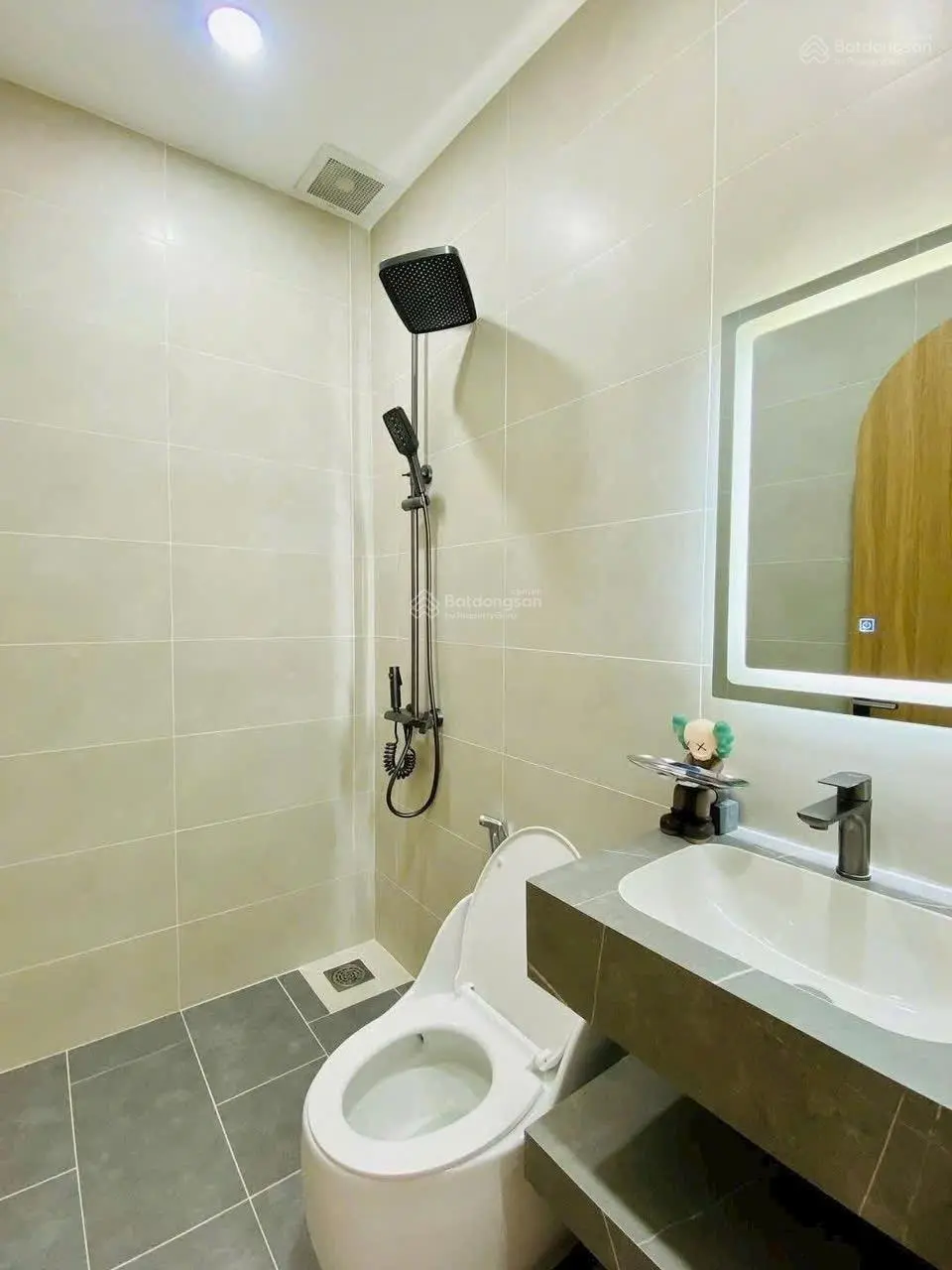 Cực phẩm siêu xinh 54m2, 3PN, 3WC đường Lê Thị Bạch Cát, phường 11, Quận 11 giá tốt 2,39 tỷ, SHR