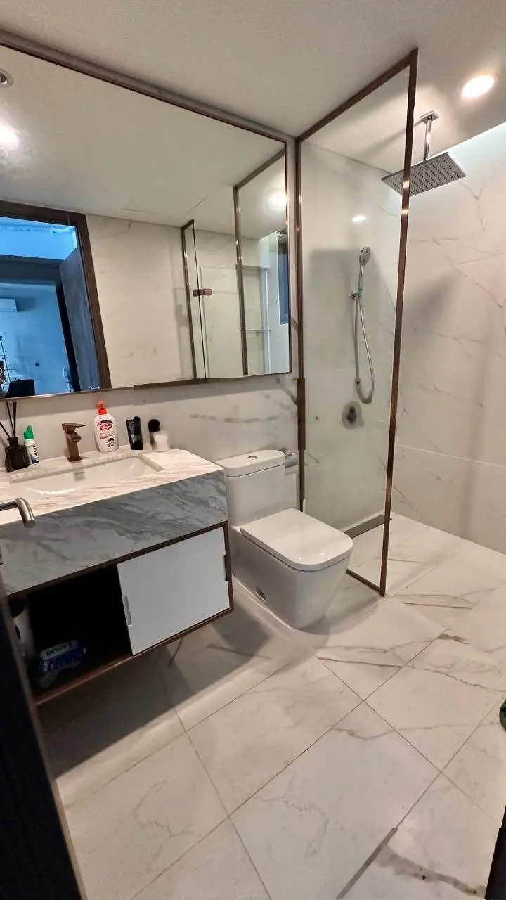 Bán căn hộ Midtown M8, 2PN, 80m2, tầng cao, nội thất mới đẹp như hình. Giá tốt thị trường 7.2 tỷ