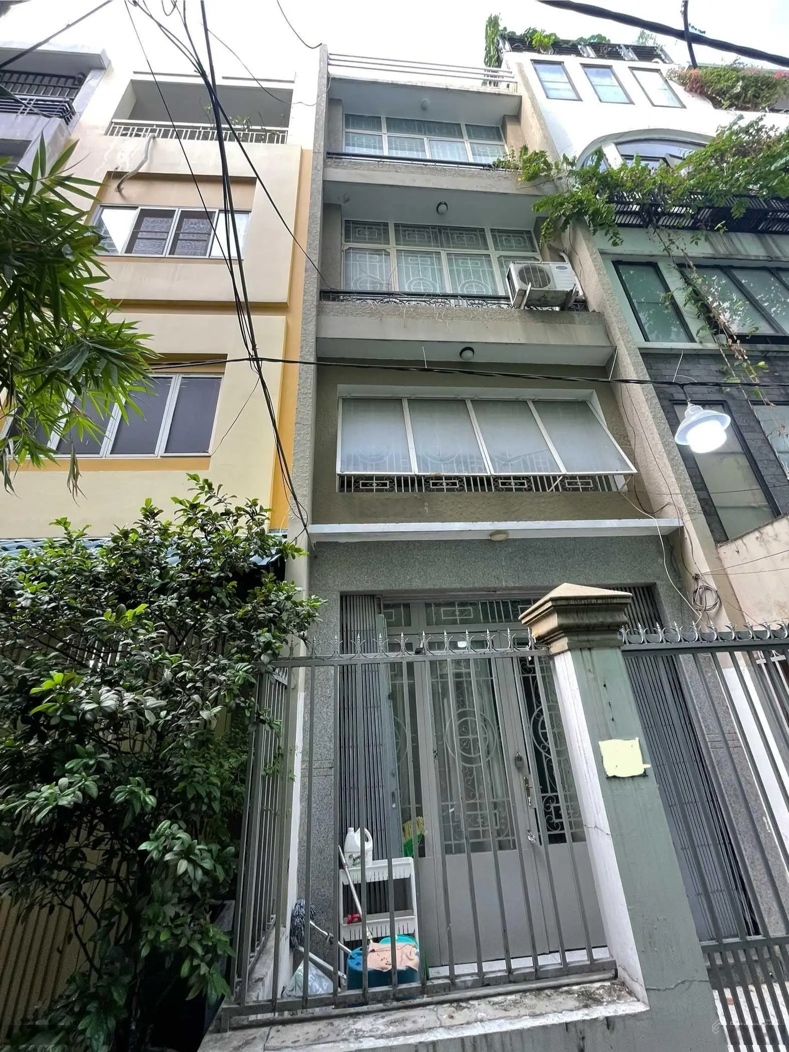 Bán nhà Cao Thắng Quận 3, sau căn mặt tiền, nhà bán giáp quận 1 - 4 tầng 72m2 (4 x 18)