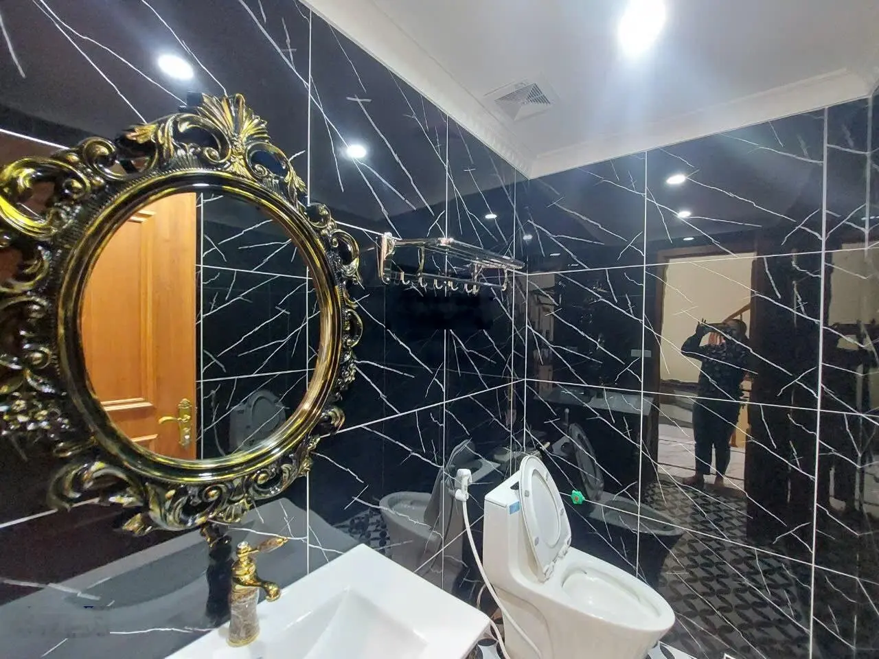 Bán nhà thạch bàn long biên, ngõ thông 3 ô tô tránh nhau, dt: 80m2, 7 tầng thang máy, nhỉnh 17tỷ