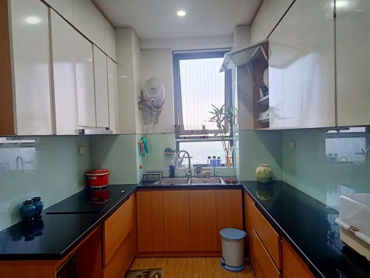 Bán nhanh căn hộ 2 phòng ngủ 2vs 55m2 giá 2,4x tỉ full nội thất giá tốt nhất khu vực