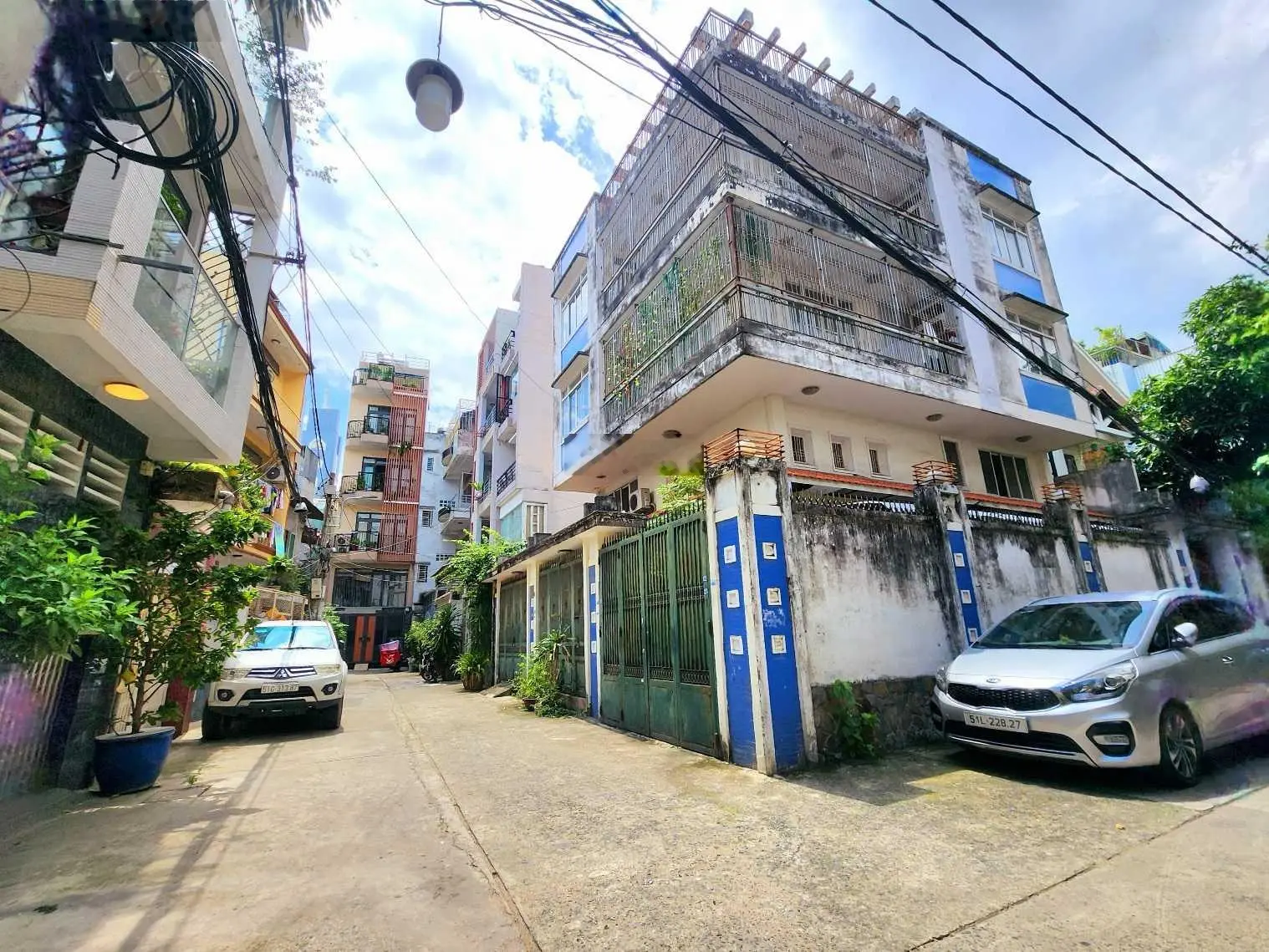 Villa 3 tầng - Góc 2MT HXH ngay 3 Tháng 2, Quận 10. DT 11,5x15,5m giá cực tốt