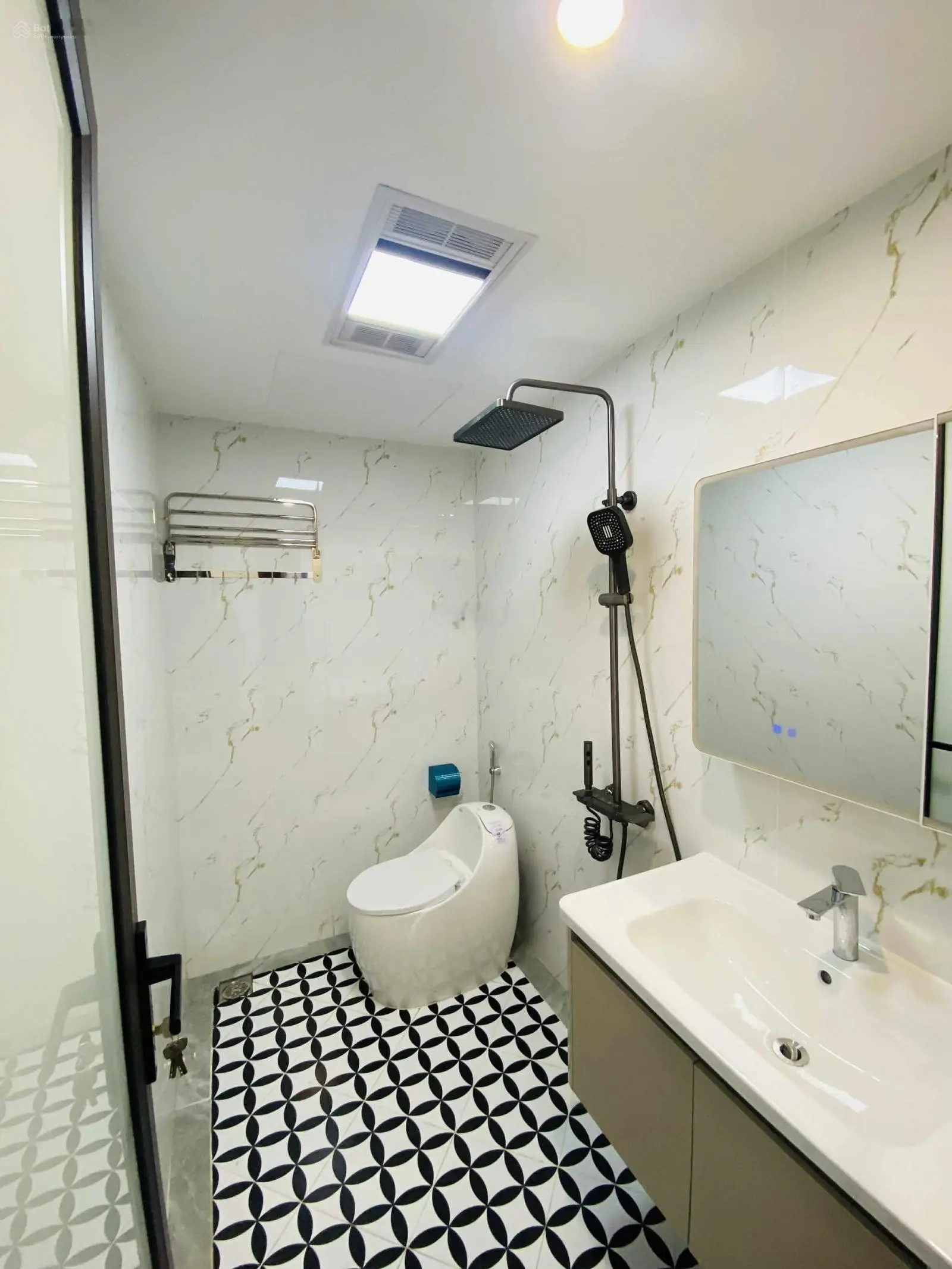 Bán nhà Lâm Hạ - 6 T thang máy ô tô vào nhà - vị trí siêu đẹp - khu quan chức - ở sướng 12,35 tỷ TL