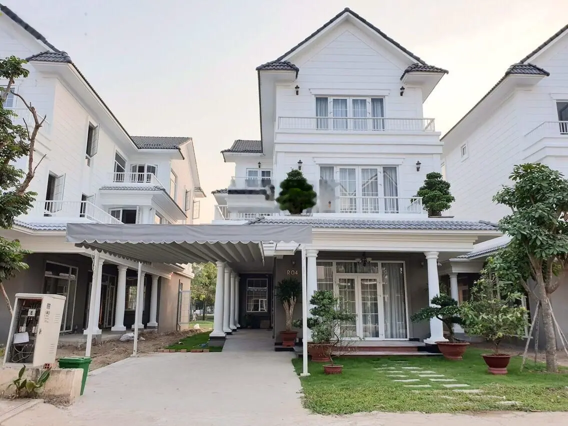 Bán biệt thự đơn lập 12x30m - 4 mặt sân vườn - sổ hồng - thang máy