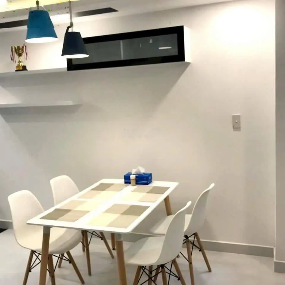 Nhà sát tô ngọc vân- full nội thất- dt sàn 133m2 - khu dân trí cao giá chỉ 5,8 tỷ tlcc