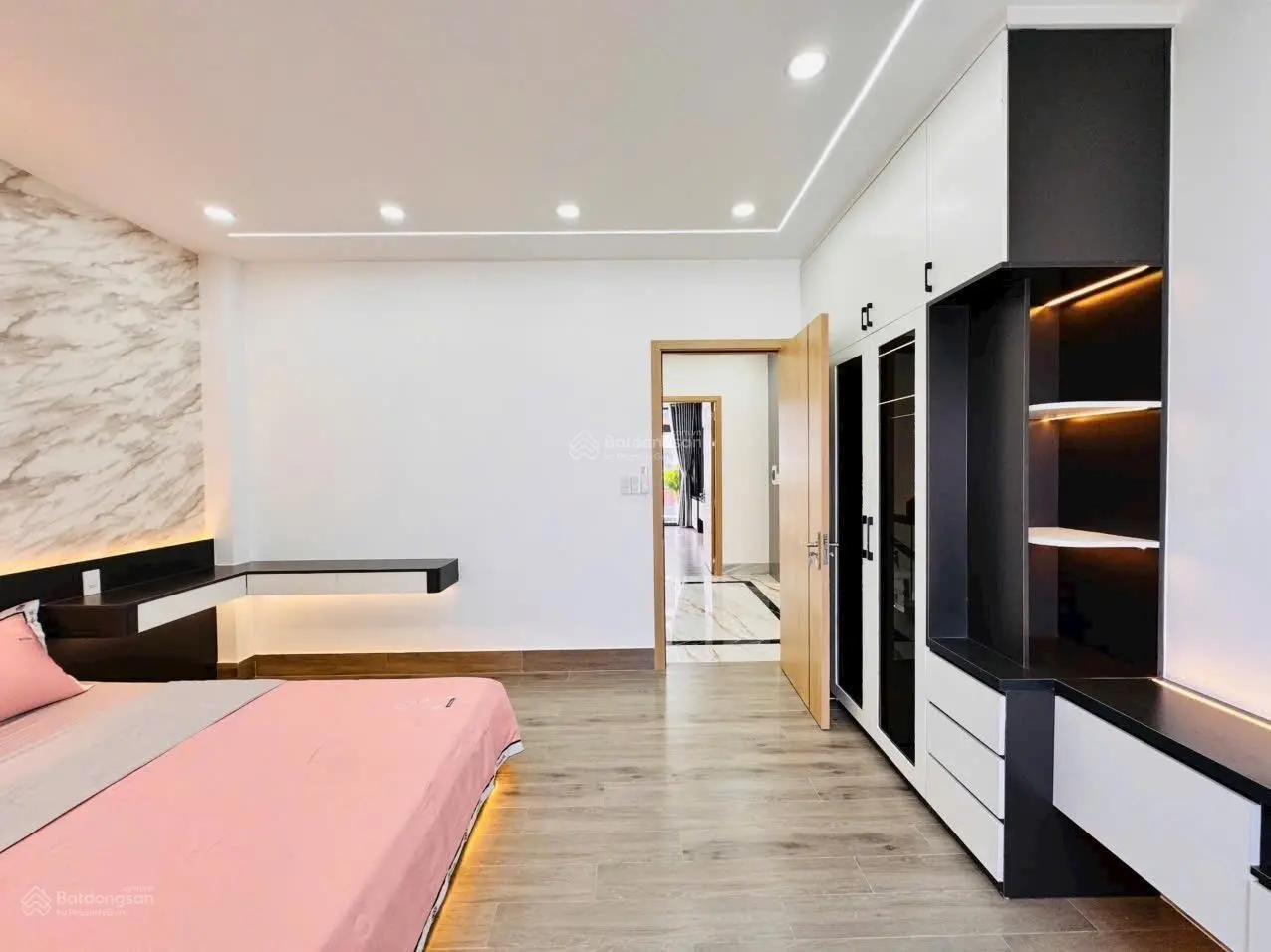 Chính chủ cần bán căn nhà phố diện tích to giá mềm trục đường thạnh xuân 22