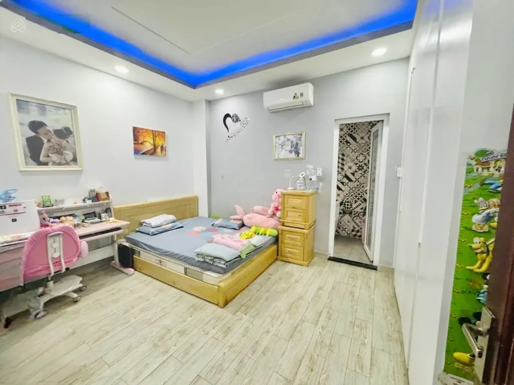 Bán nhà đẹp 3 tầng thiết kế kiểu biệt thự mini, ngang khủng 8m, gần Aeon Mall Bình Tân, chỉ 9,5 tỷ
