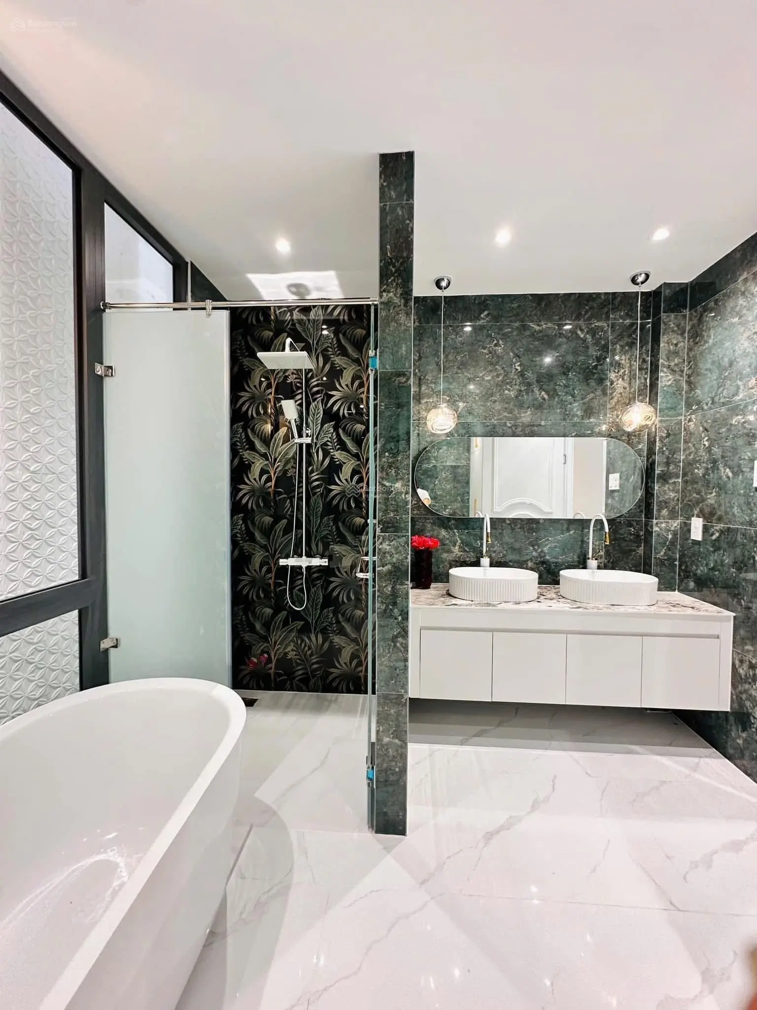 Bán nhà HXH 7m thông 276/113 Thống Nhất P16 ngay Lotter Mart 4 tầng 4PN 5WC 4x15.3m có thang máy