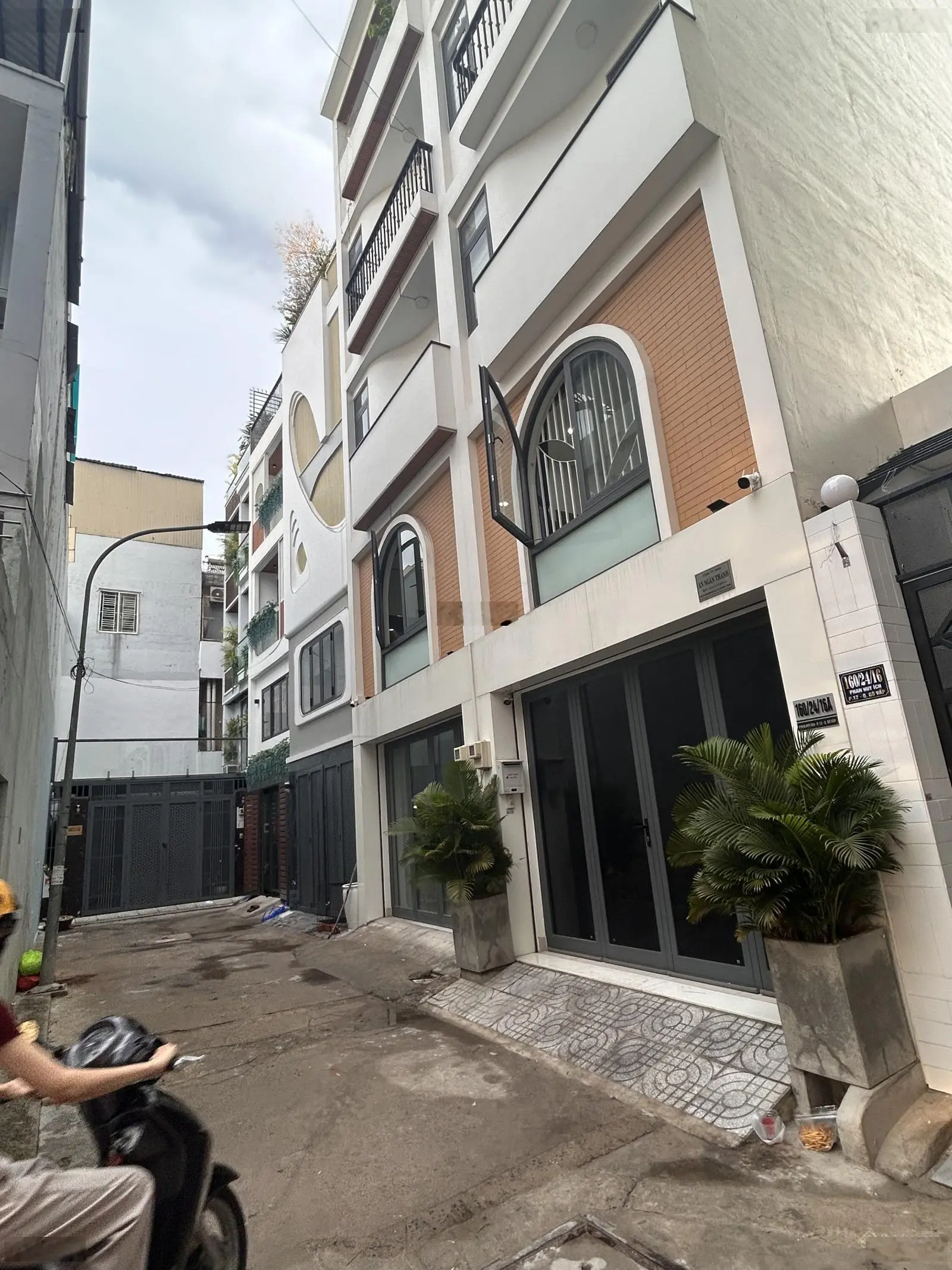 Hẻm xe hơi Phan Huy Ích - nhà 4 tầng 65m2 - chỉ 7.7 tỷ