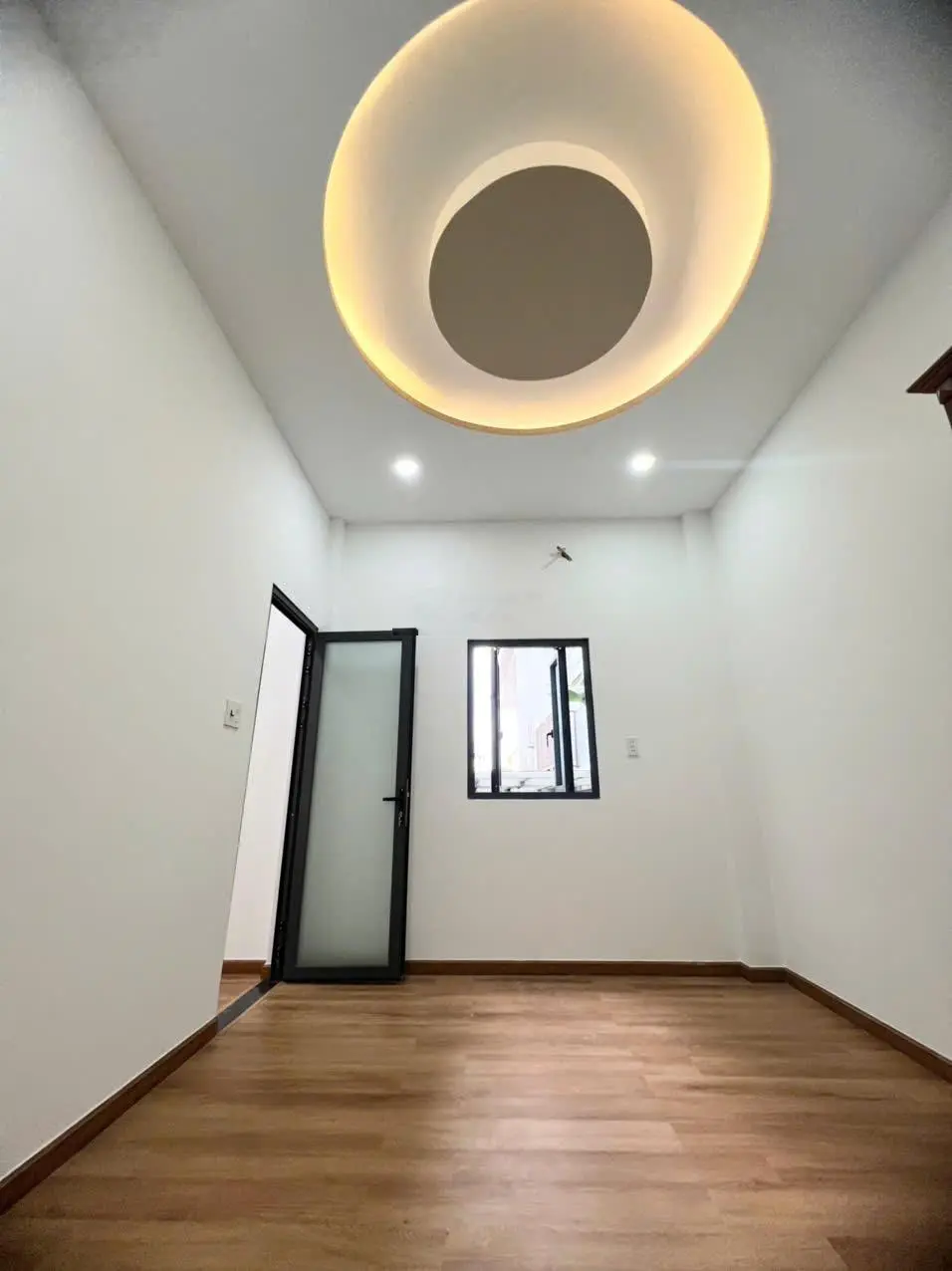 * Bán nhà riêng, TNP B, Quận 9. DTSD: 86.6m2, 2lầu, SHR, nở hậu, 3PN, nhà mới, nhỉnh 4 tỷ