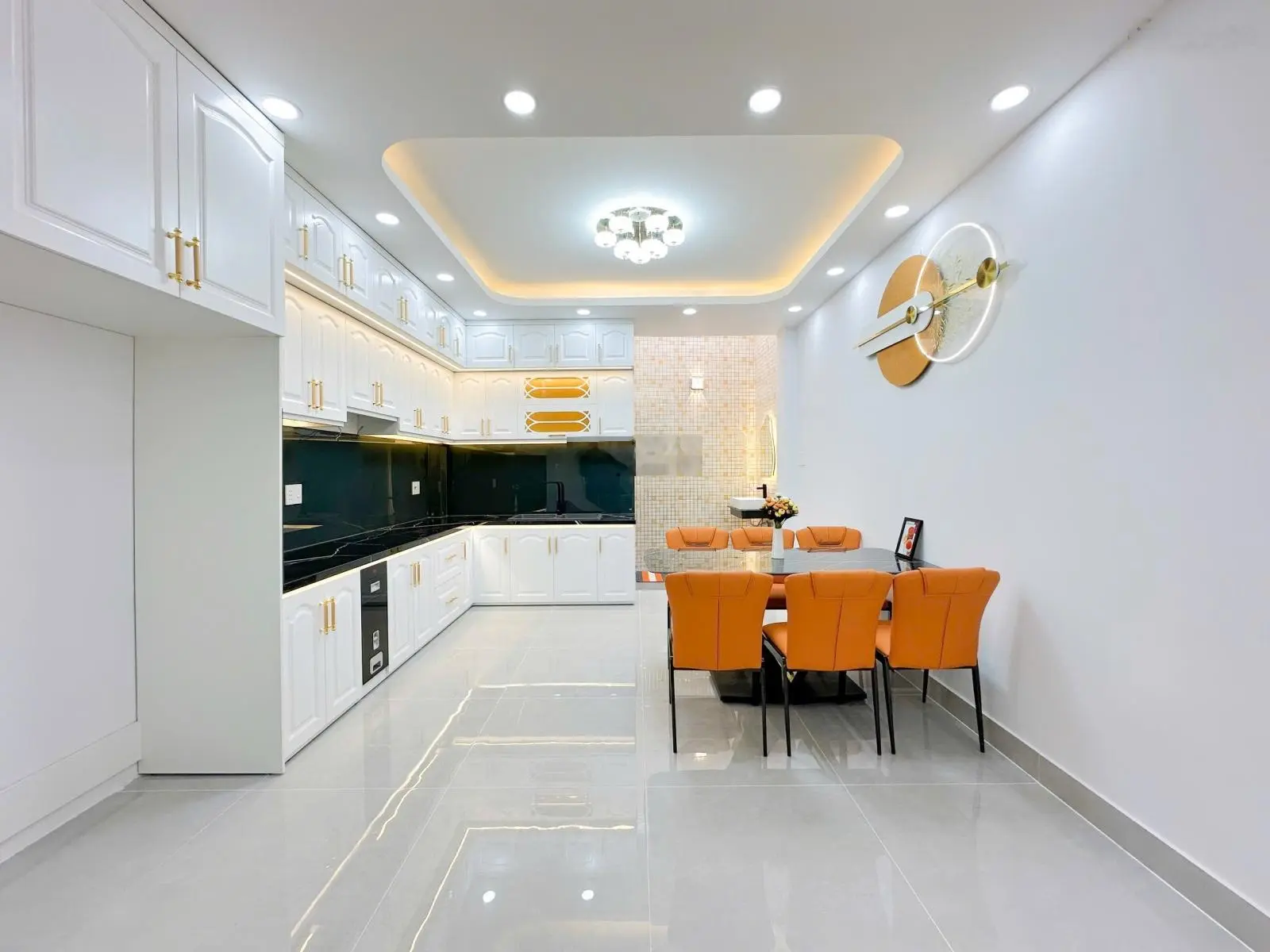 Bán nhà sổ riêng 58,9m2 xây dựng 4 tầng full nội thất gần sát Quận 7 chỉ 300m