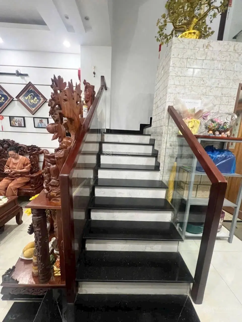 Bán nhà đẹp 1 trệt 2 lầu đường xe tải tránh gần KĐT Vạn Phúc, Thủ Đức, giá chỉ 8,2 tỷ