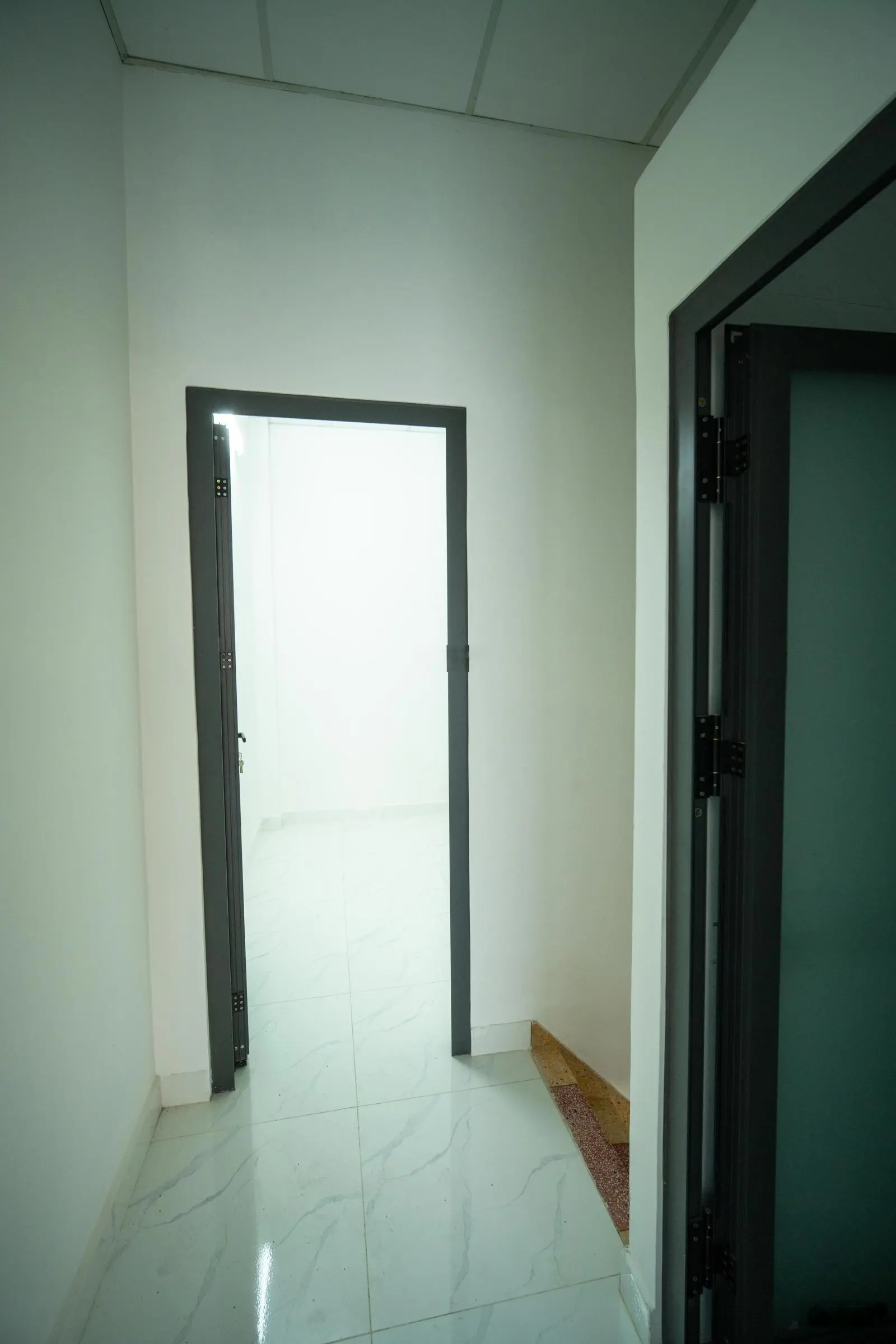 Nhà 1 trệt 1 lầu hẻm ô - tô tránh Trần Quang Diệu, Q.3 ngang 4,3m, xe vào tận nhà