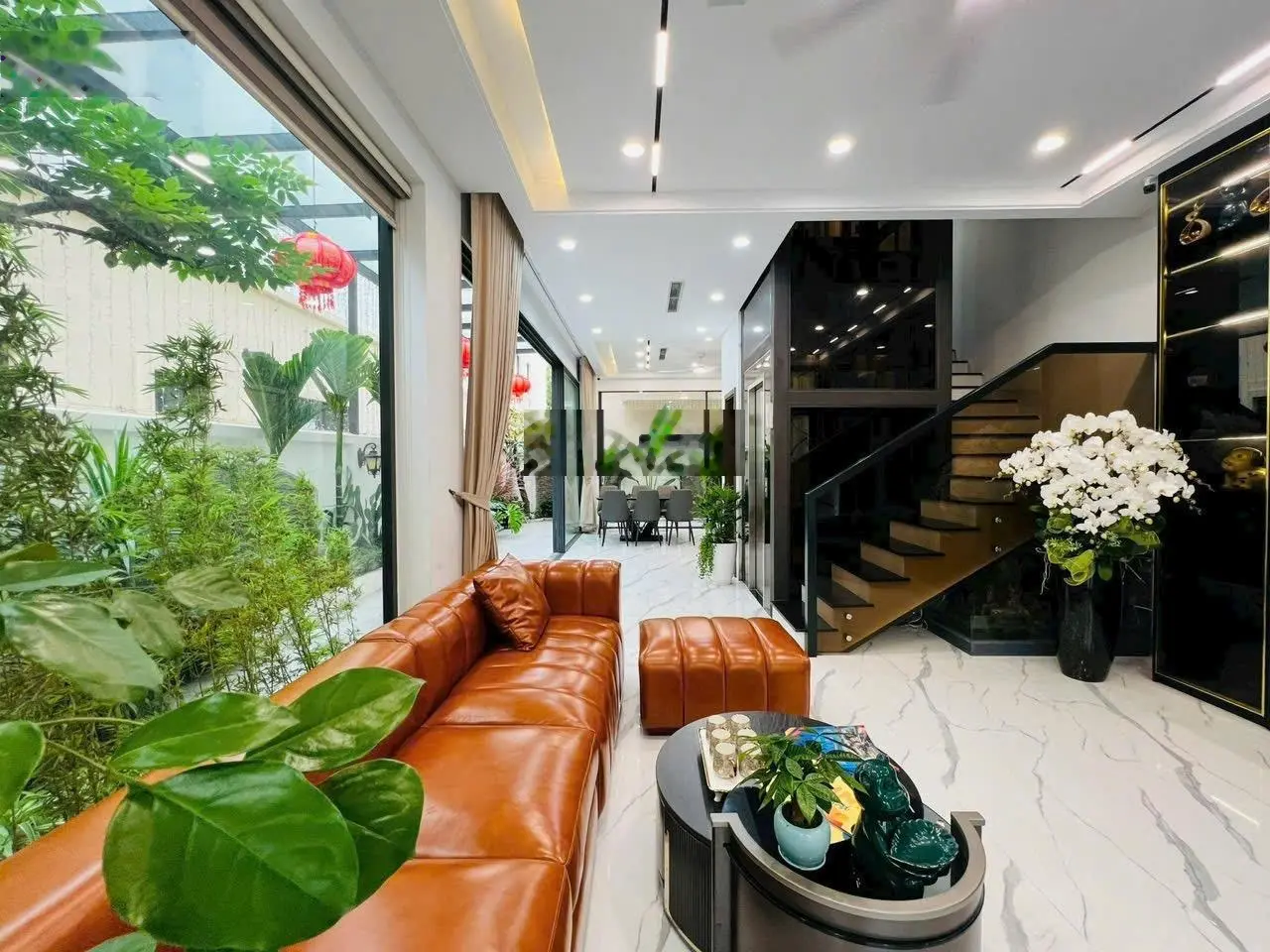 Biệt thự 120m2, 15 tỷ, (Được Vingroup cam kết cho thuê 18% / 3 năm), bàn giao nhà hoàn thiện