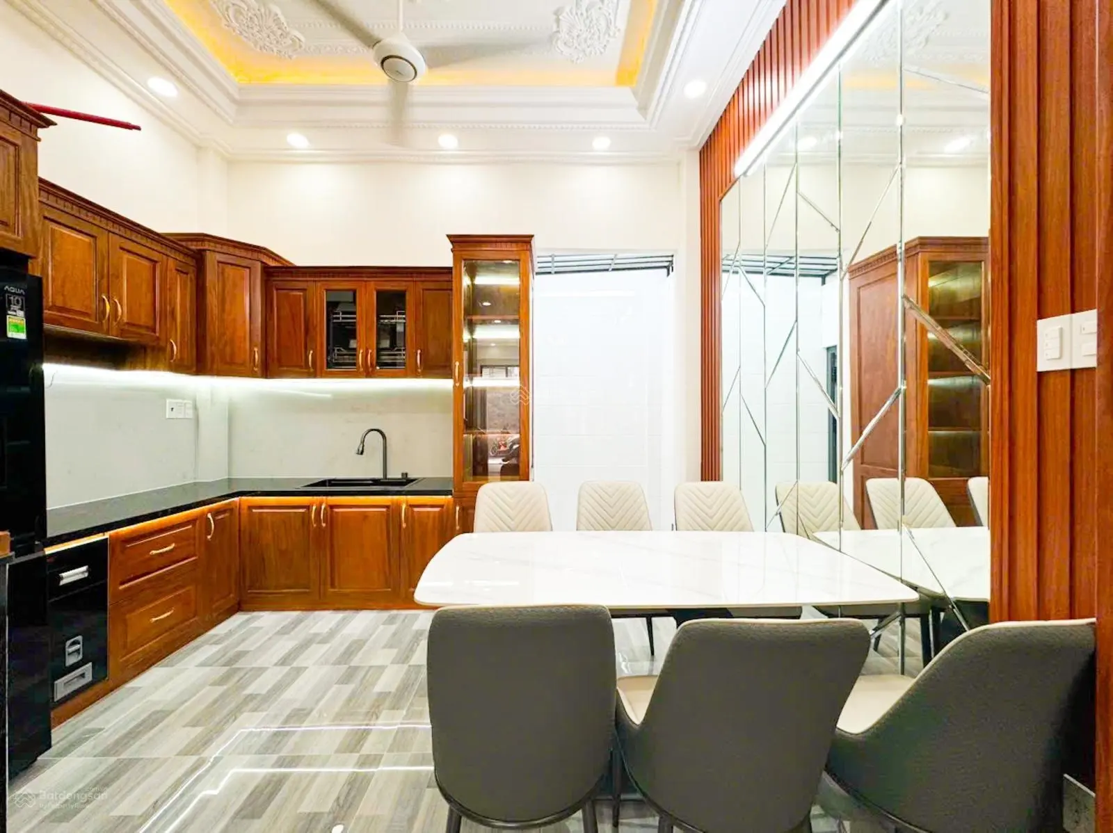Bán nhà sổ riêng 50m 4 tầng full nội thất đường xe hơi thông Đào Tông Nguyên TT Nhà Bè