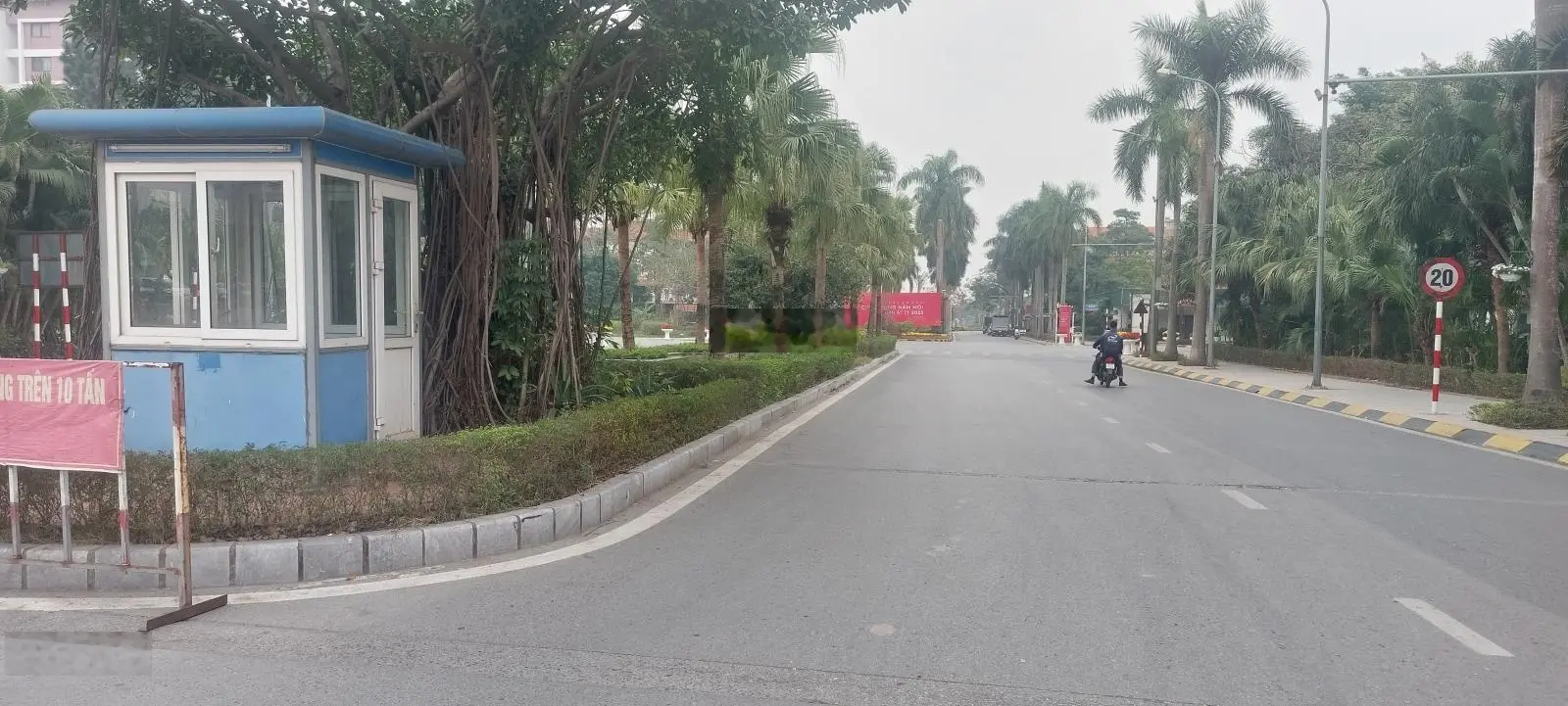 Cần bán nhà mái bằng mặt đường 40m Nguyễn Đức Thuận kinh doanh cực đỉnh, vỉa hè rộng Gia Lâm Hà Nội
